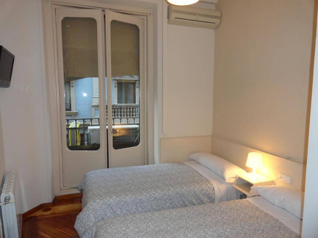 Hostal Alistana Madrid Room photo