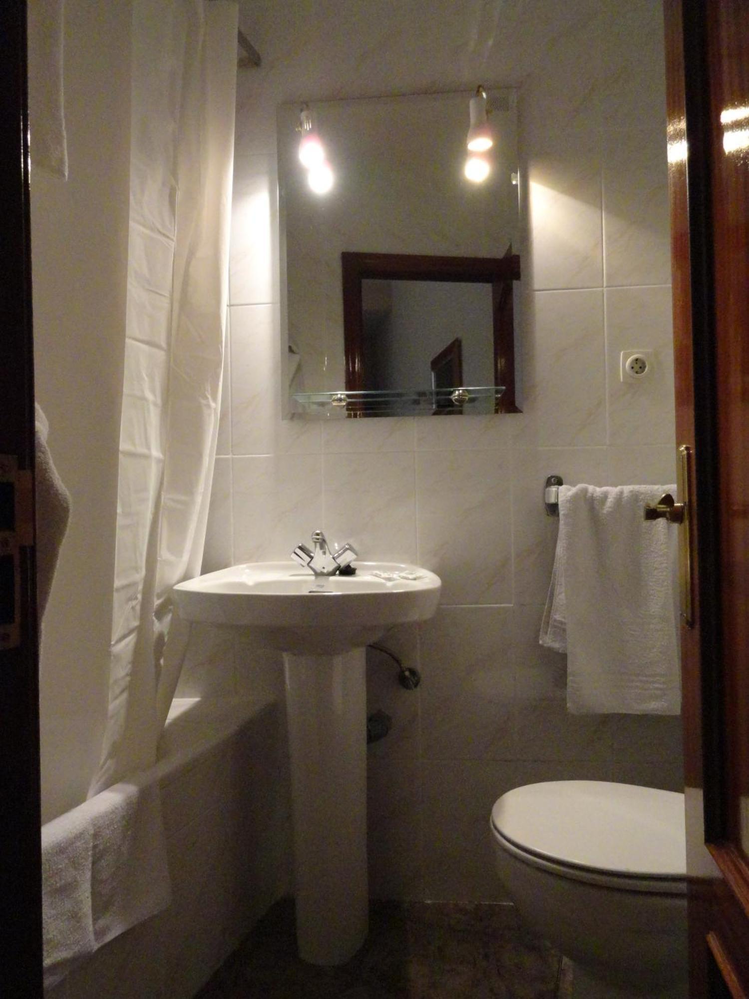 Hostal Alistana Madrid Exterior photo