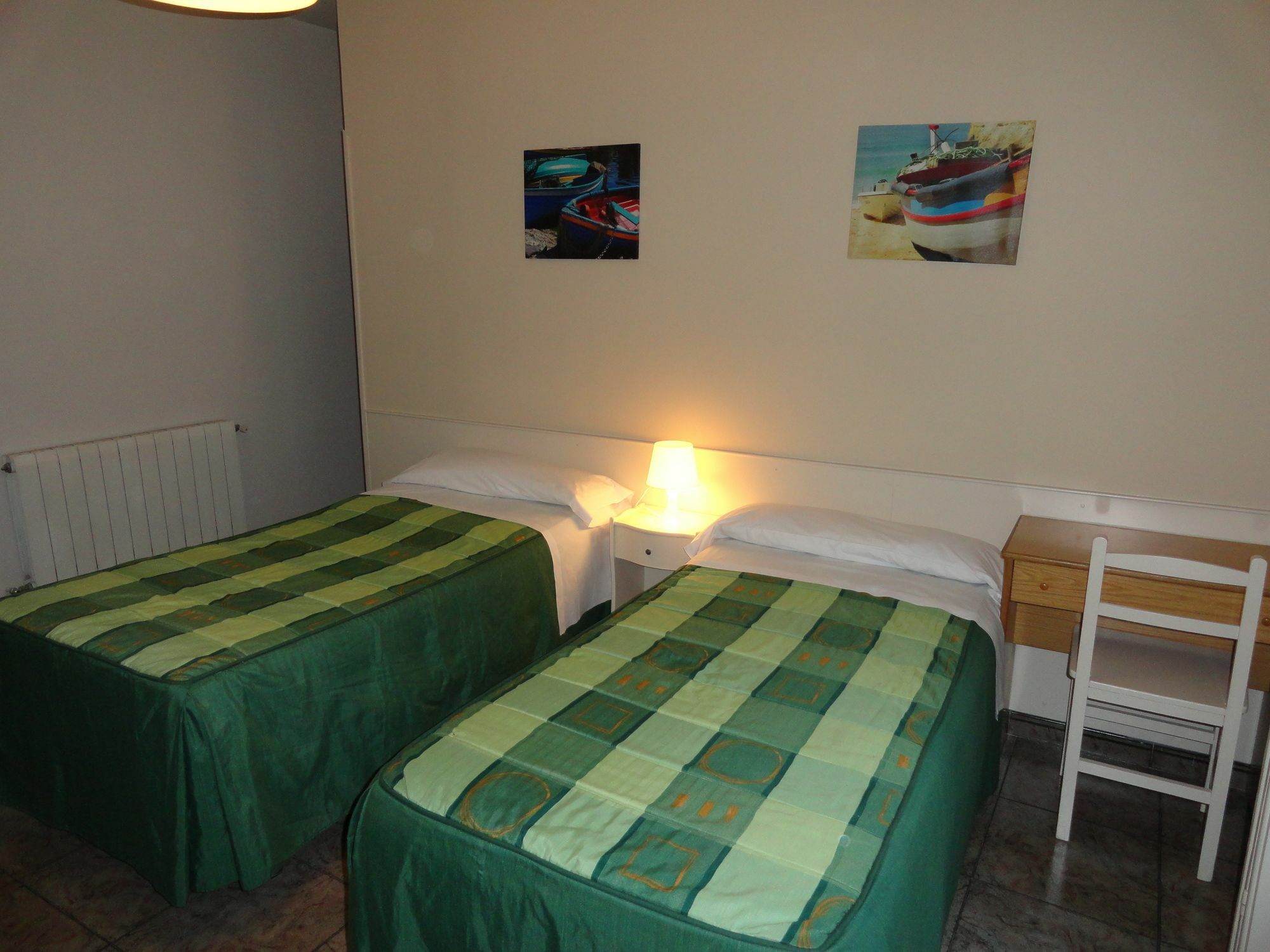 Hostal Alistana Madrid Exterior photo