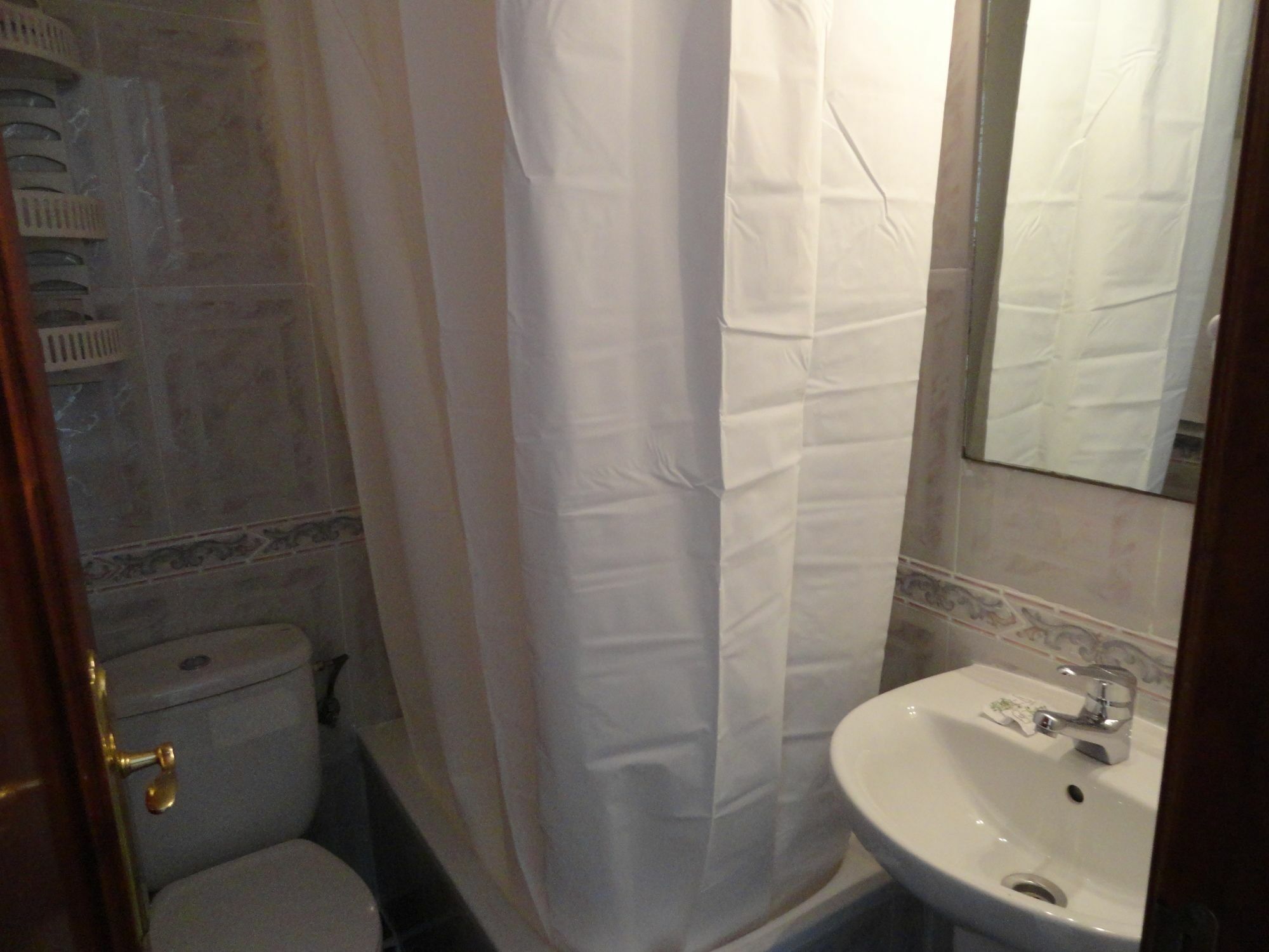 Hostal Alistana Madrid Exterior photo